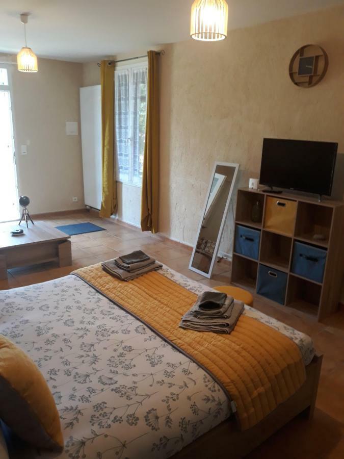Hôtes de l'Isle Saint-Medard-de-Mussidan Extérieur photo
